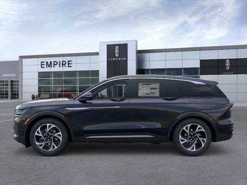 New 2026 Lincoln Nautilus Premier AWD/4WD image 3