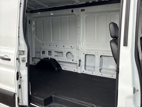 Used 2024 Ford Transit 250 148 Medium Roof image 17