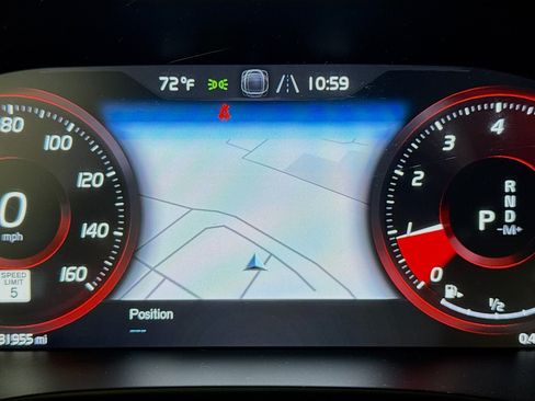 Used 2019 Volvo XC40 T5 R-Design AWD/4WD image 2