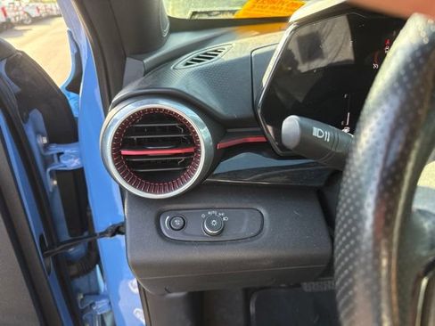 Used 2024 Chevrolet Trax RS w/ Sunroof Package FWD image 14