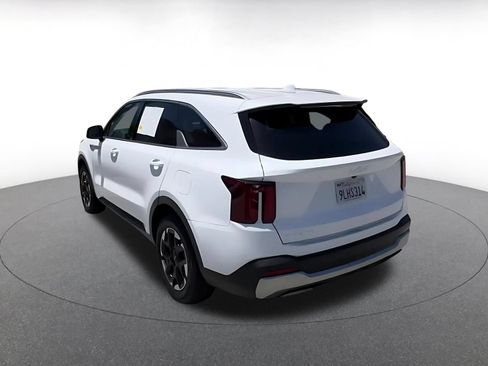 Used 2024 Kia Sorento S FWD image 10