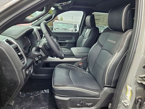 New 2026 RAM 2500 Laramie AWD/4WD image 12