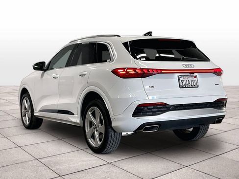 Certified 2025 Audi Q5 Premium Plus w/ Premium Plus AWD/4WD image 12