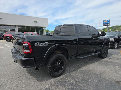 Used 2022 RAM 2500 Laramie w/ Night Edition AWD/4WD image 3