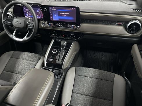 Used 2024 Chevrolet Colorado ZR2 image 12