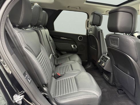 Used 2022 Land Rover Discovery S image 42