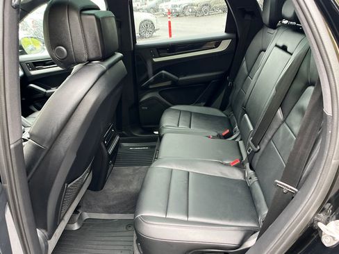 Used 2024 Porsche Cayenne AWD/4WD image 22