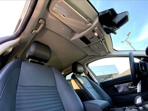 Used 2024 Land Rover Discovery Sport S image 13