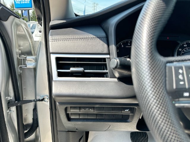 Used 2024 Mitsubishi Outlander SE AWD/4WD image 28