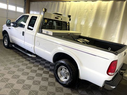 Used 2001 Ford F250 Lariat image 4