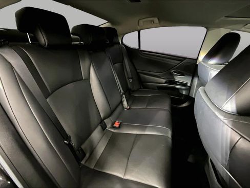 Used 2025 Lexus ES 300h w/ Premium Package FWD image 21