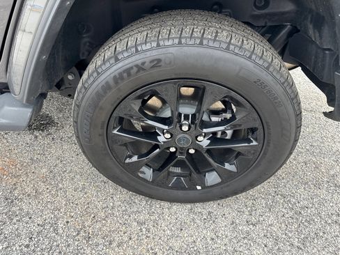 Used 2025 Jeep Wrangler Sahara image 20