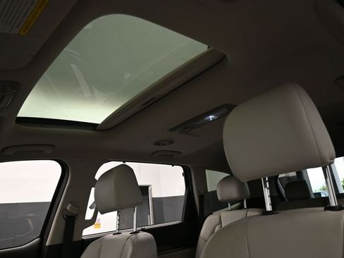 Used 2022 Kia Telluride EX w/ EX Premium Package image 11