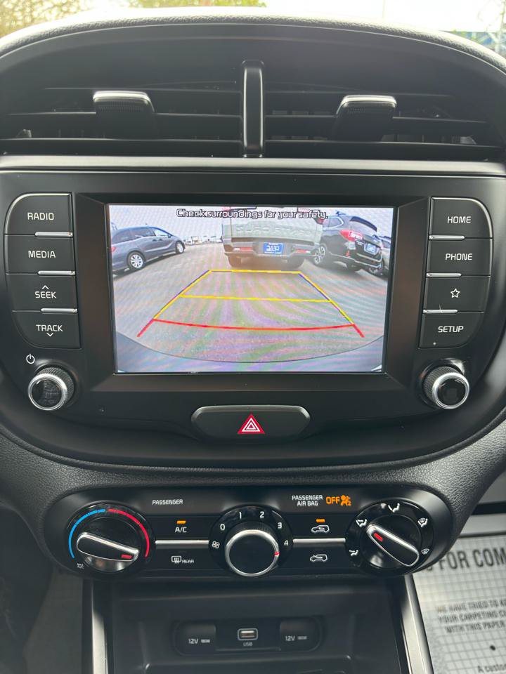 Used 2020 Kia Soul LX FWD image 32