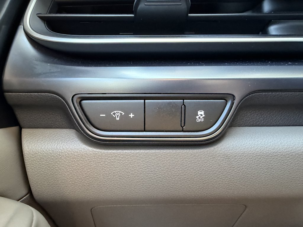Used 2025 Kia Carnival LX FWD image 28