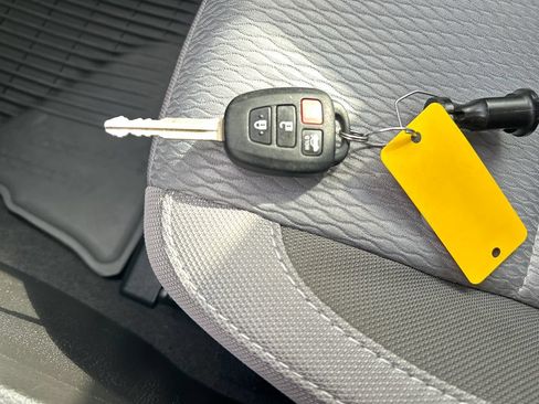 Certified 2017 Toyota Corolla LE w/ Carpet Mat Package (TMS) FWD image 27