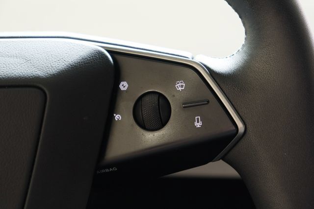 Used 2024 Tesla Cybertruck AWD Crew Cab image 15