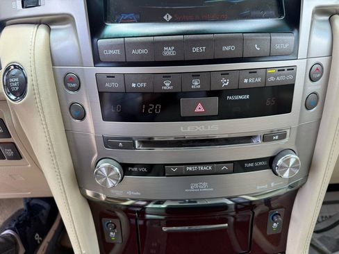 Used 2015 Lexus LX 570 4WD image 28