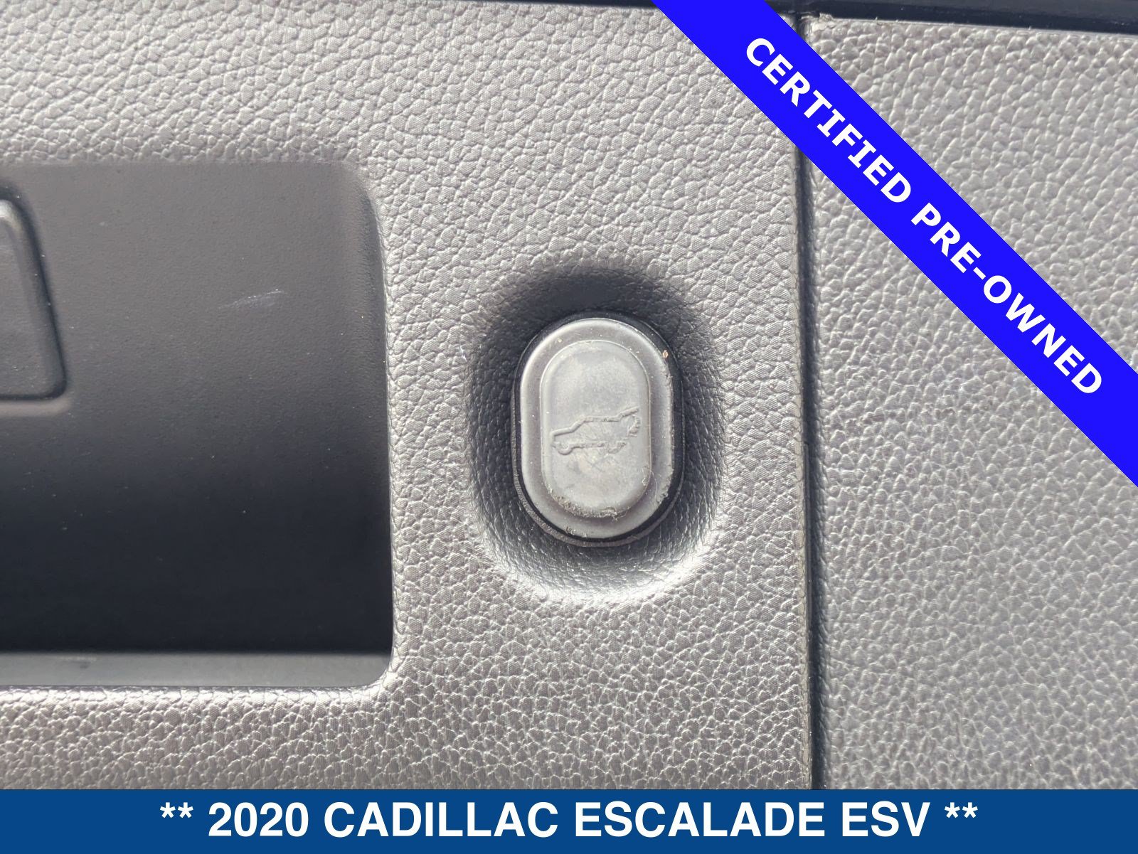 Used 2020 Cadillac Escalade ESV Premium Luxury AWD/4WD image 16