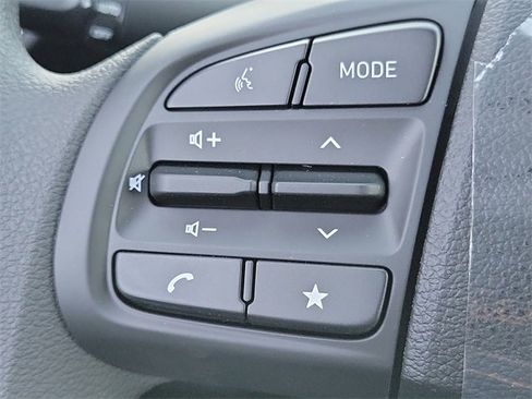 New 2026 Hyundai Venue SE image 8