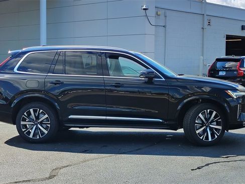 New 2026 Volvo XC90 B6 Core image 2