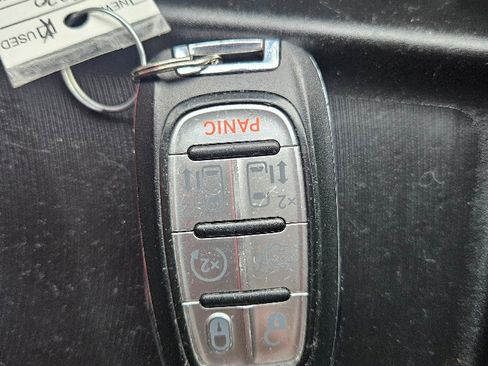 Used 2020 Chrysler Pacifica Touring w/ Cold Weather Group image 34