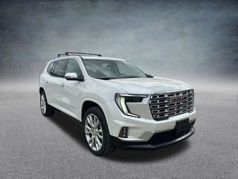 Used 2025 GMC Acadia Denali w/ Super Cruise Package image 8