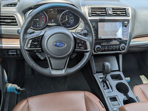 Used 2019 Subaru Outback 2.5i Touring AWD/4WD image 8