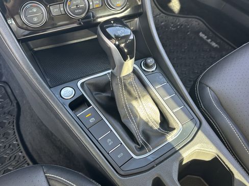 Certified 2024 Volkswagen Jetta SE w/ Panoramic Sunroof Package image 23