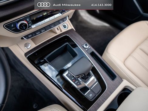 Used 2023 Audi Q5 2.0T Premium w/ Convenience Package AWD/4WD image 25