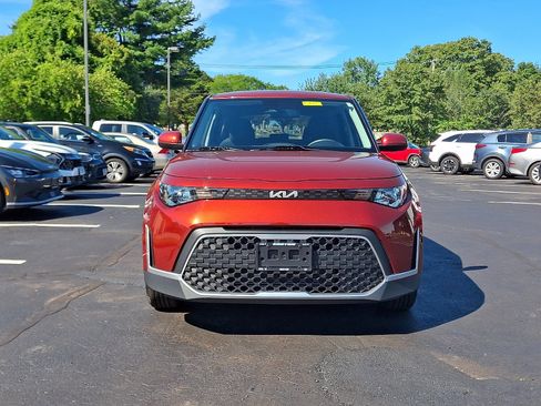 Used 2023 Kia Soul LX FWD image 2