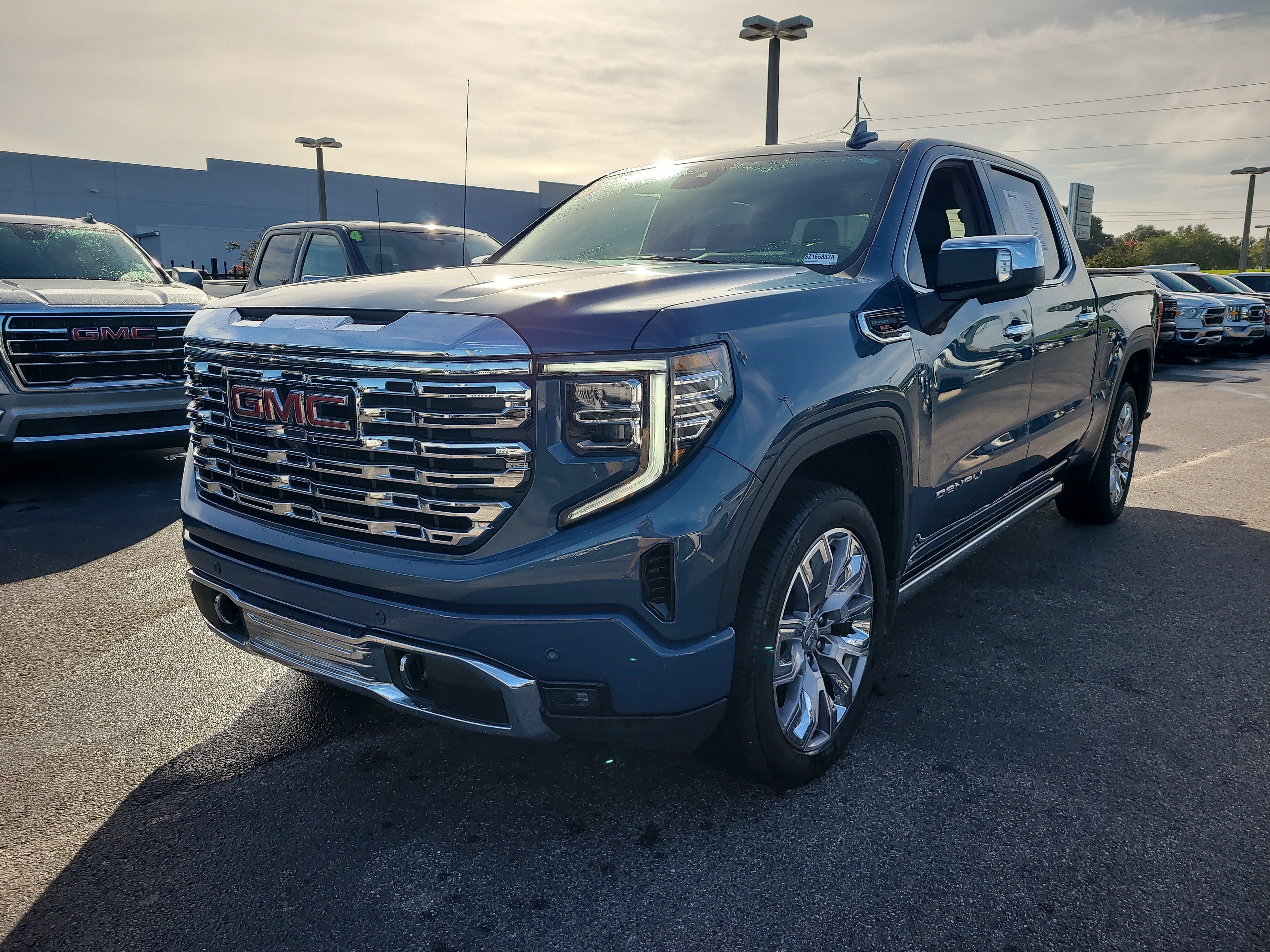 Used 2025 GMC Sierra 1500 Denali AWD/4WD image 3