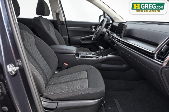 Used 2024 Kia Sorento LX FWD image 11