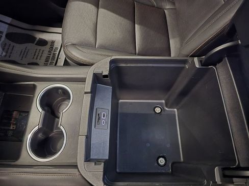 Used 2021 Chevrolet Suburban High Country RWD image 28