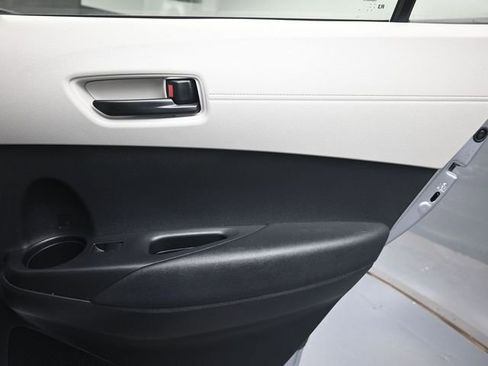 Used 2023 Toyota Corolla Cross L image 25