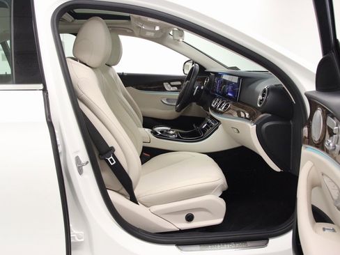 Used 2018 Mercedes-Benz E 300 4MATIC image 21