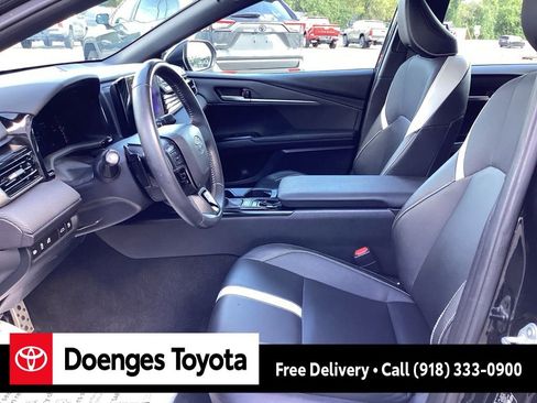 Used 2025 Toyota Camry SE image 14