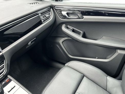 New 2026 Porsche Macan image 28