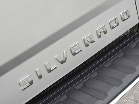 Used 2018 Chevrolet Silverado 1500 LT w/ Texas Edition image 11
