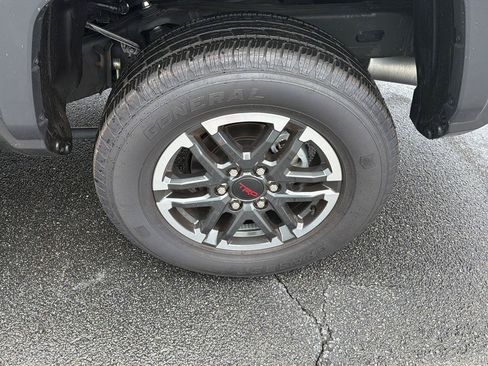 Used 2025 Toyota Tacoma TRD Sport RWD image 36