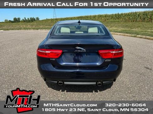 Used 2018 Jaguar XE Premium AWD/4WD image 6