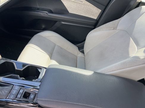 Used 2025 Toyota Camry XLE w/ Premium Package FWD image 9