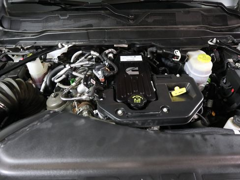 Used 2025 RAM 2500 Limited AWD/4WD image 14