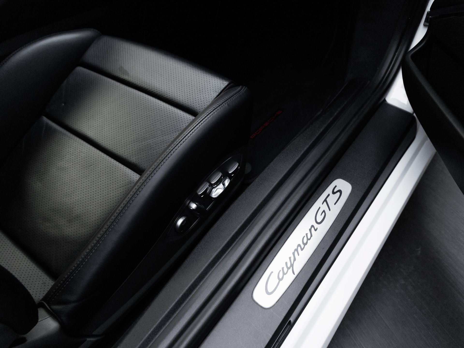 Certified 2015 Porsche Cayman GTS RWD image 36