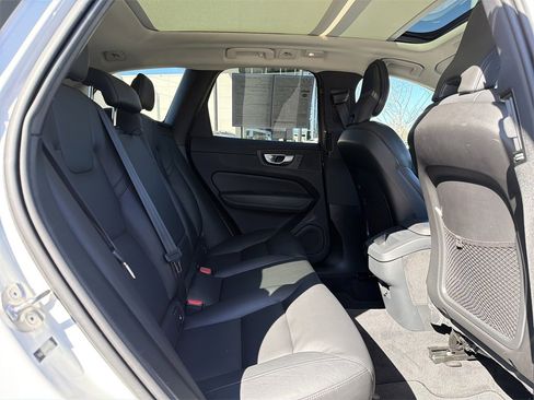 Used 2024 Volvo XC60 B5 Core image 17