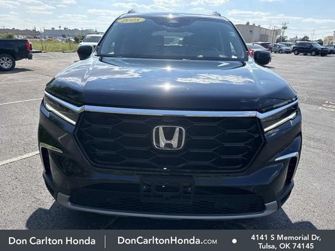 Used 2025 Honda Pilot Elite image 2