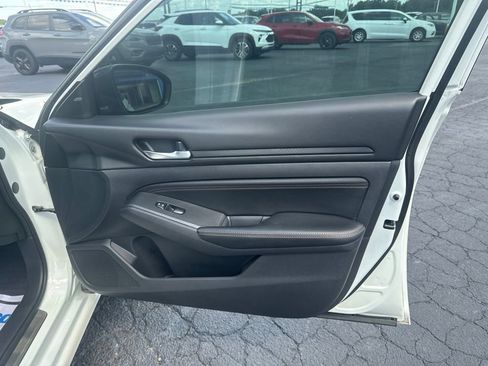 Used 2019 Nissan Altima 2.5 SR w/ SR Premium Package FWD image 16