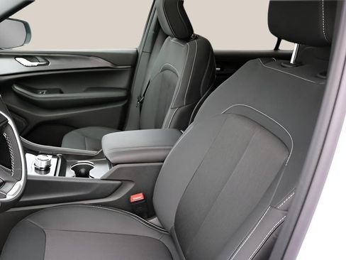 New 2025 Jeep Grand Cherokee L Laredo w/ Luxury Tech Group I image 12