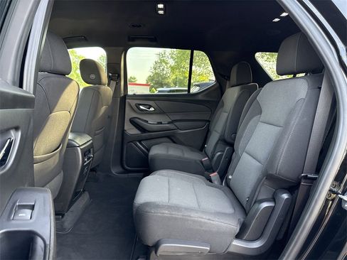 Used 2022 Chevrolet Traverse LT image 14