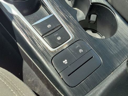 Used 2020 Ford Escape SE FWD image 29